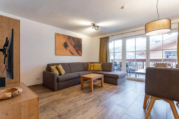 Aan de piste: Ruim appartement voor 6 personen in centrum Piesendorf - thumbnail 1