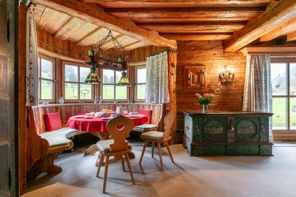 Tirools chalet in Kirchberg, ski tot aan de deur - thumbnail 6