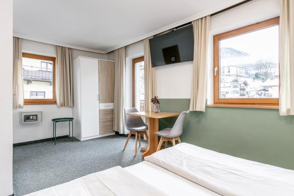 Twee aangrenzende groepshuizen voor 34 personen met sauna in Kirchberg - thumbnail 6