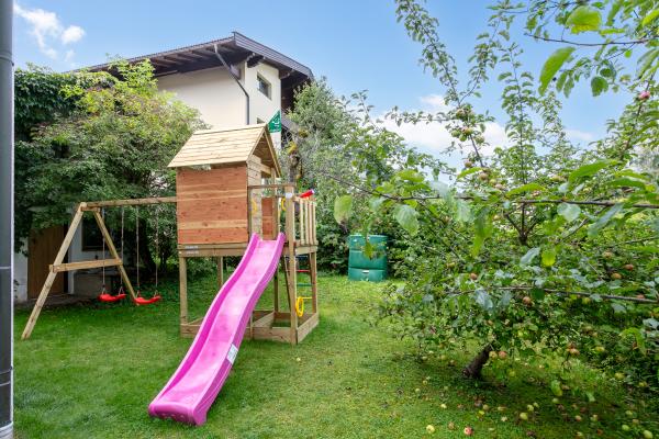 Ruim groepsverblijf met sauna en tuin in het centrum van Kirchberg - thumbnail 6