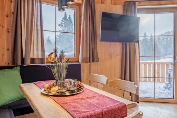 Exclusief appartement met sauna en hot tub, direct aan de piste in Weißpriach - thumbnail 1