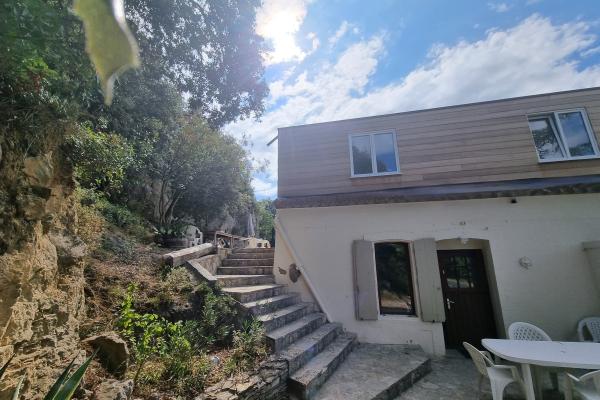 Vrijstaand vakantiehuis met privé zwembad in bosrijk Herault, 10 personen - thumbnail 2