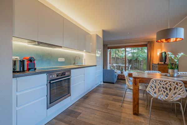 Appartement aan de piste in Kitzbühel met terras, tuin en ruimte voor 6 personen - thumbnail 5