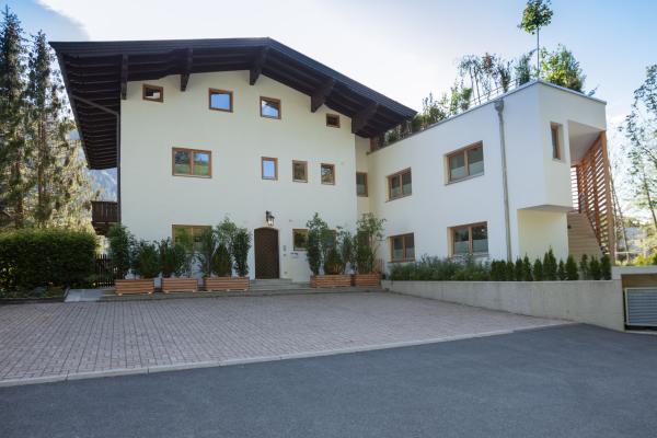 Appartement aan de piste in Kitzbühel met terras, tuin en ruimte voor 6 personen - thumbnail 6