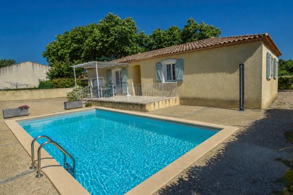 Centraal gelegen villa met privézwembad in Aigues-Vives - thumbnail 1
