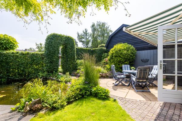 Vrijstaand vakantiehuis met tuin op 600m van het centrum van Bergen - thumbnail 2