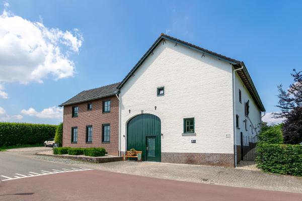 Luxe appartement d'r huijzolder: stijlvol genieten in heuvelachtig Limburg - thumbnail 1