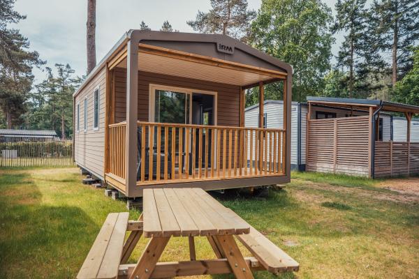 Modern chalet met luxe badkamer en beschut terras in bosrijk Vessem - thumbnail 1
