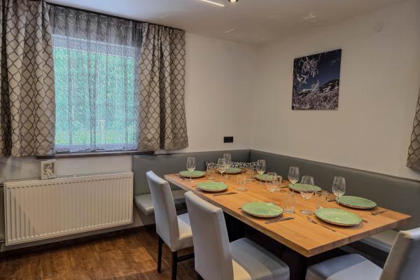 Ruim chalet voor 8 personen met balkon, 250m van de skilift - thumbnail 4