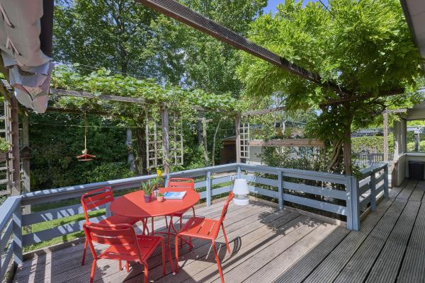 Knus chalet met grote tuin op kleinschalig park nabij strand Goedereede - thumbnail 2