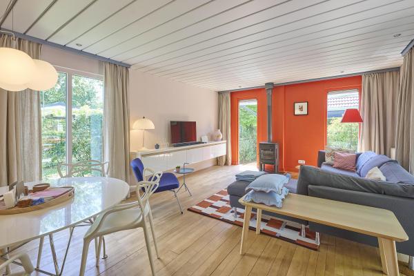 Knus chalet met grote tuin op kleinschalig park nabij strand Goedereede - thumbnail 3