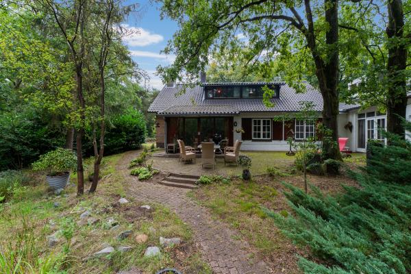 Sprookjesachtig vakantiehuis in het bos bij Baarle-Nassau voor 9 personen - thumbnail 1
