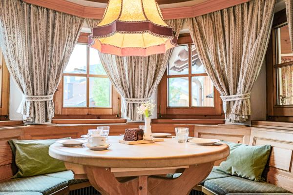 Twee verbonden Tiroolse chalets voor 12 personen bij de piste in Kirchberg - thumbnail 4