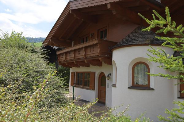 Twee verbonden Tiroolse chalets voor 12 personen bij de piste in Kirchberg - thumbnail 2
