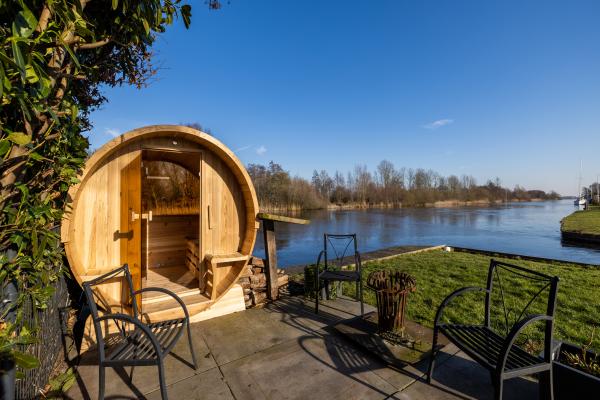 Wellness vakantiehuis aan het water in Boornzwaag voor 8 personen - thumbnail 2