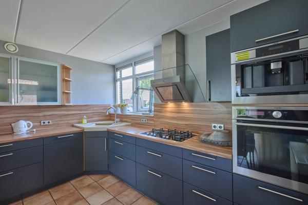 Sfeervol vrijstaand huis met veranda, 2 badkamers en uitzicht over de polder - thumbnail 6