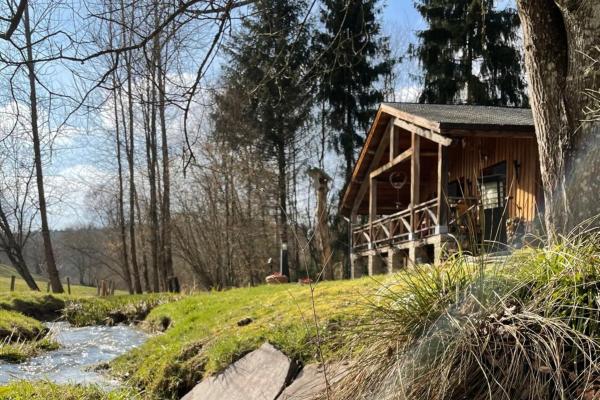 Intiem chalet aan de rivier met bubbelbad en stoomdouche in de Ardennen - thumbnail 3