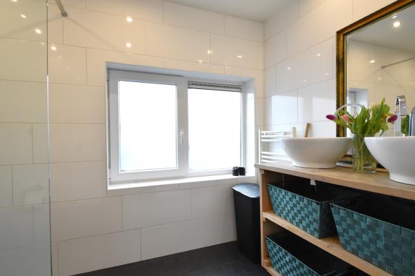 Luxe woonboot in hartje Den Haag: 160m² drijvend genot - thumbnail 6