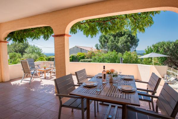 Vrijstaande luxe villa in centrum Caunes-Minervois met zwembad - thumbnail 2
