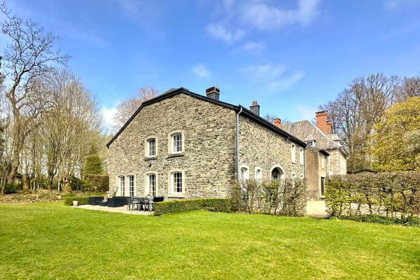 Ruim familieverblijf voor 12 personen met tuin en speelkamer in Offagne - thumbnail 2