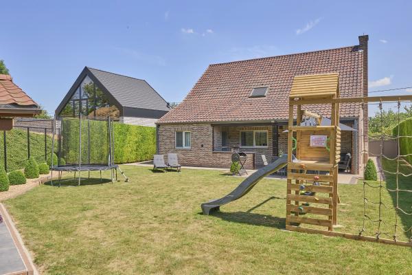 8-persoons vakantiehuis in Tongeren: rust en ruimte in Haspengouw - thumbnail 1