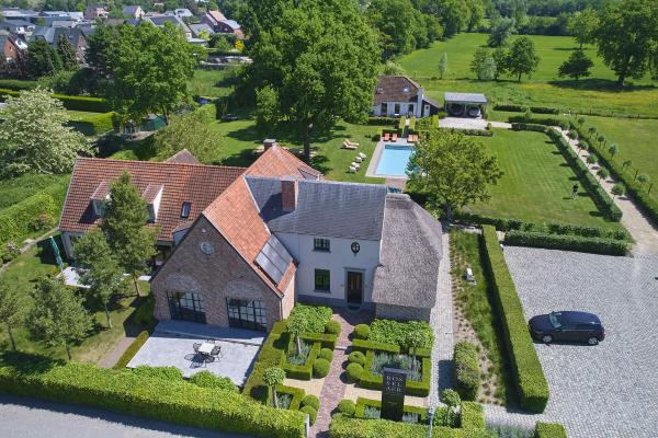 Centraal gelegen luxe villa in Balen voor 25 personen - thumbnail 1