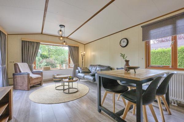 Knus chalet met hottub op de Veluwe, ideaal voor natuurliefhebbers - thumbnail 5