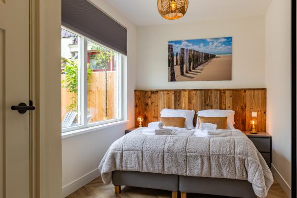 Sfeervol appartement met privé binnenplaats in centrum Warmenhuizen - thumbnail 5