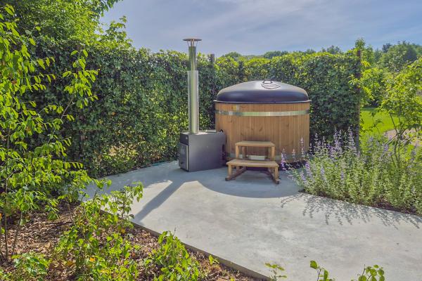 Luxe vrijstaand vakantiehuis met hottub in groene omgeving bij Breda - thumbnail 2