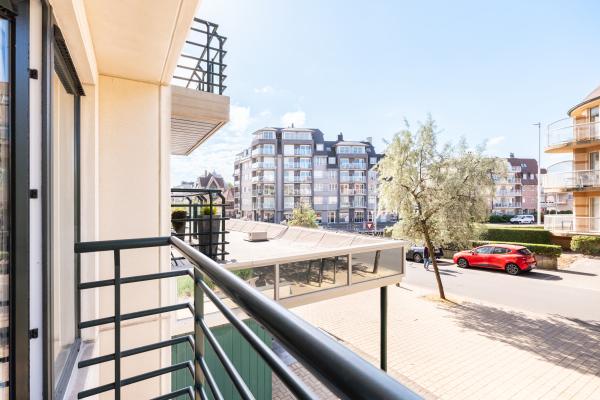 Op 400 m van zee: verzorgd appartement in centrum Koksijde - thumbnail 2