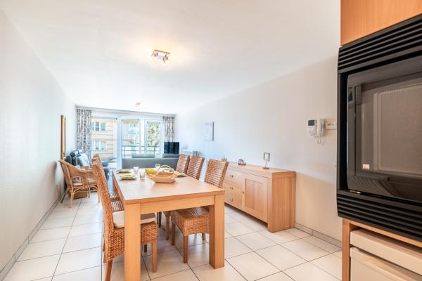 Op 400 m van zee: verzorgd appartement in centrum Koksijde - thumbnail 3