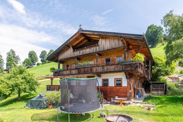 Knus appartement voor 8 op de boerderij in Niederau met bergzicht en tuin - thumbnail 1