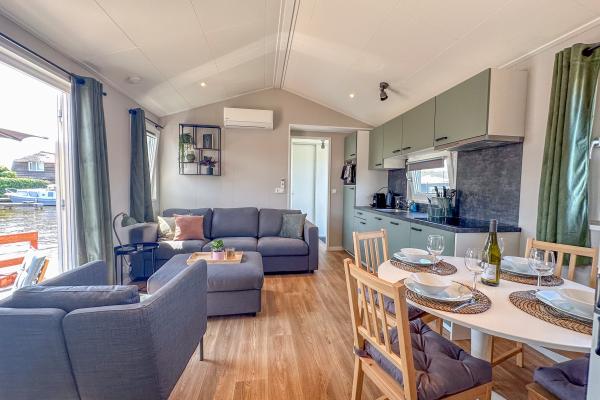 Modern chalet aan de Loosdrechtse Plassen met airco en privéterras - thumbnail 5