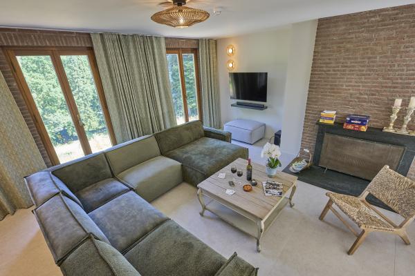 Luxe groepsvilla met privé wellness en grote tuin in hartje Limburg - thumbnail 5