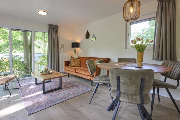 Royale Veluwse lodge op rustig bospark, 4 pers., op 120m van centrum Nunspeet - thumbnail 2