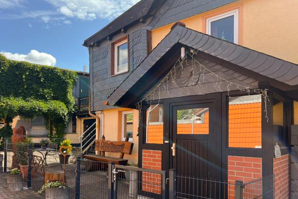 Stijlvol herenhuis met dakterras, houtkachel en ruimte voor 7 personen in centrum Wernigerode - thumbnail 1
