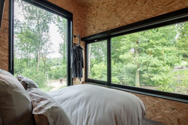 Uniek vakantiedomein voor 16 personen met privé tuinpark en wellness in Biron - thumbnail 4