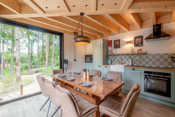 Uniek vakantiedomein voor 16 personen met privé tuinpark en wellness in Biron - thumbnail 3