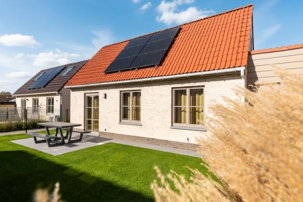 Vrijstaand vakantiehuis met tuin op 2,5 km van het strand van Koksijde - thumbnail 1