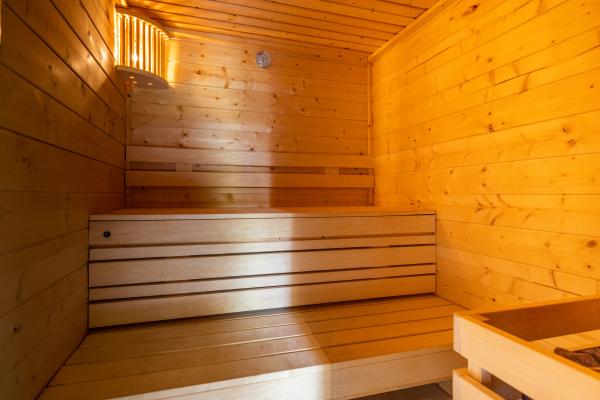 Sfeervol vakantiehuis met privé sauna in hartje Warmenhuizen - thumbnail 6
