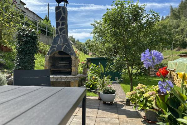 Vrijstaand vakantiehuis met balkon en tuin in het Thüringer Woud - thumbnail 3