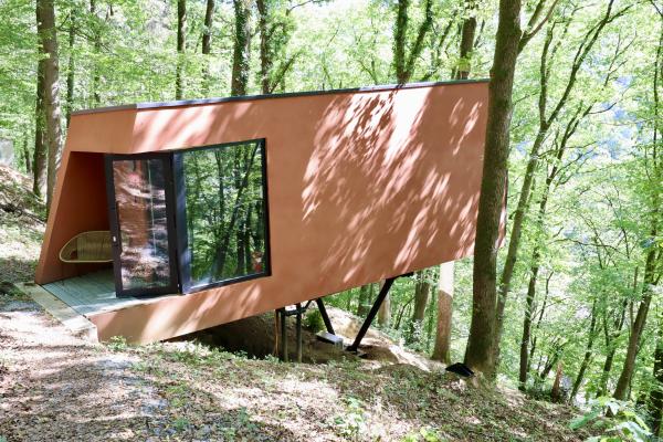 Vrijstaande boomhut voor 2 personen in centrum La Roche en Ardenne - thumbnail 1