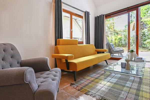 Prachtig huis in de bossen op park aan water - thumbnail 2