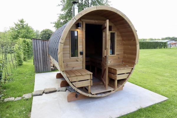 10-persoons vakantiehuis in Gesves met zwembad en sauna - thumbnail 6