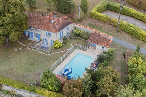 Groot familiehuis met privézwembad en glijbaan in de Dordogne - thumbnail 3
