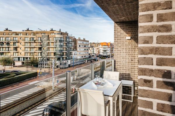 4-persoons lichtrijk hoekappartement in centrum Koksijde - thumbnail 3
