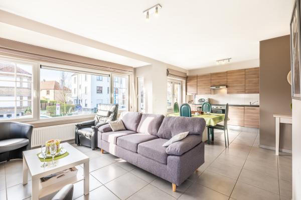 6-persoons appartement met terras in centrum Koksijde, 500 m van zee - thumbnail 2