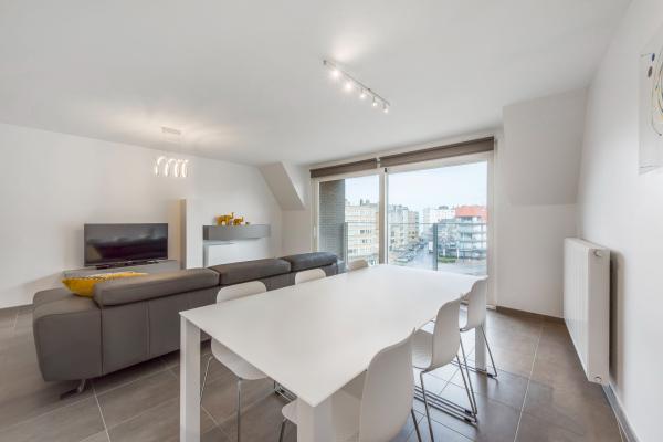 Stijlvol appartement op 250 meter van strand en centrum in Koksijde - thumbnail 2