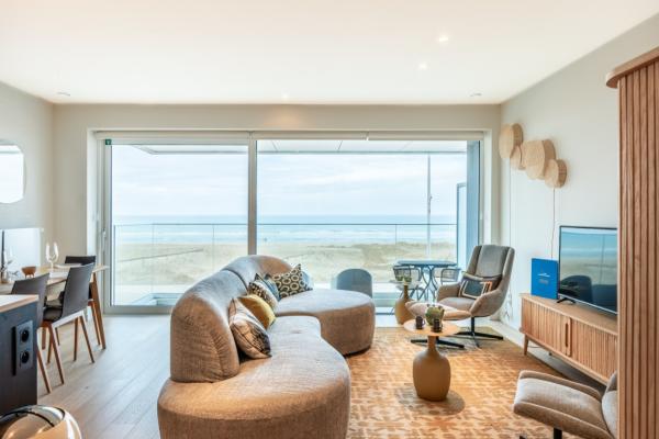 Luxe appartement op de dijk met panoramisch zeezicht in Sint-Idesbald - thumbnail 1