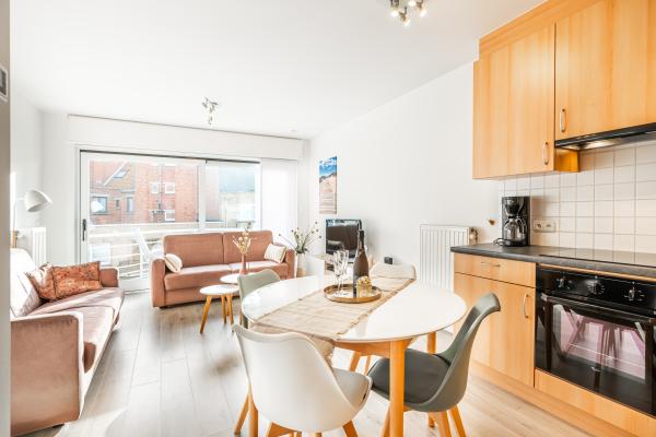 Centraal gelegen appartement aan zee in Koksijde - thumbnail 1